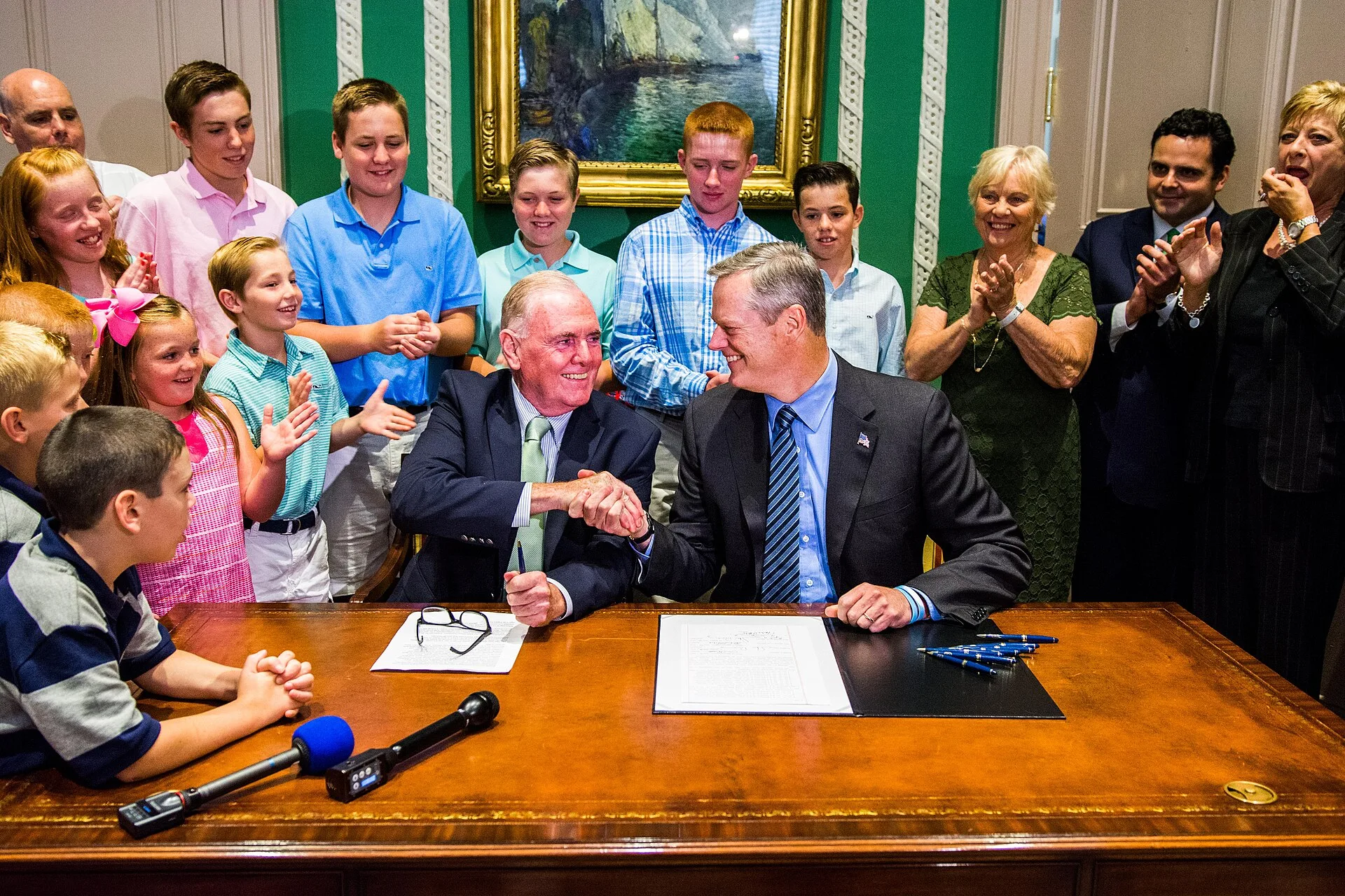 Mayor Ray Flynn Cruiseport Bill Signing 08.11.2016 On Thursday, August 11, 2016, Governor Baker celebrated the legacy of Former Mayor and Ambassador Ray Flynn as he signed into law legislation naming Cruiseport Boston in honor of Mr. Flynn. Joined by Mayor Flynn, Congressman Stephen F. Lynch, a numb. Business vocabulary case study: a hypothetical contract